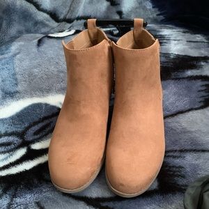 New Wonder Nation Big Girls size5 Fashion Bootie, brown.